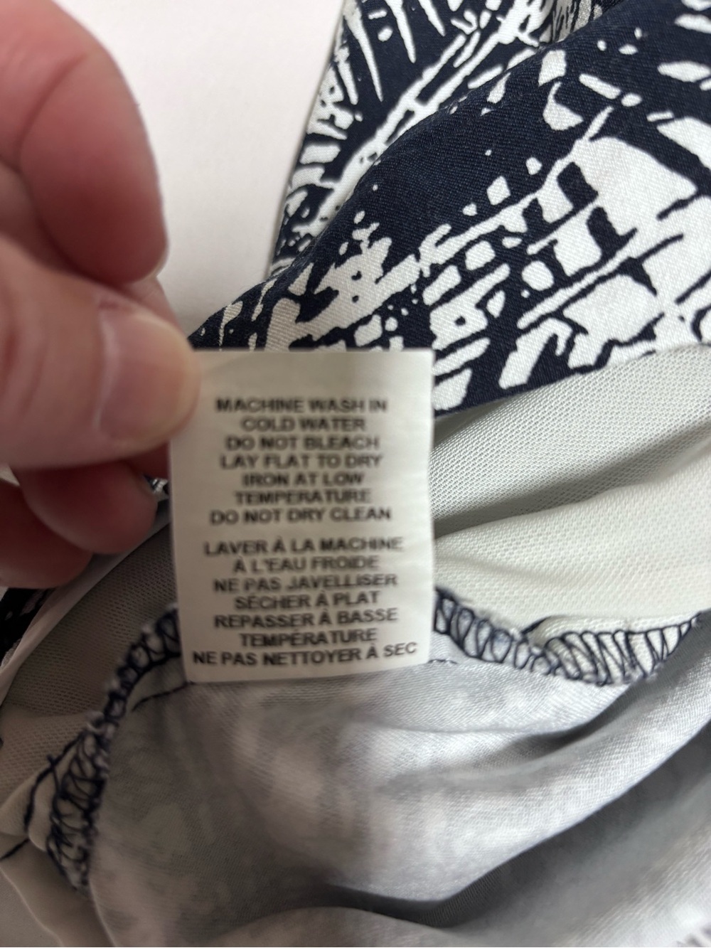 Margaret M Slimming Sport Women’s Shorts M Black White Abstract. Made in Canada - Picture 4 of 5